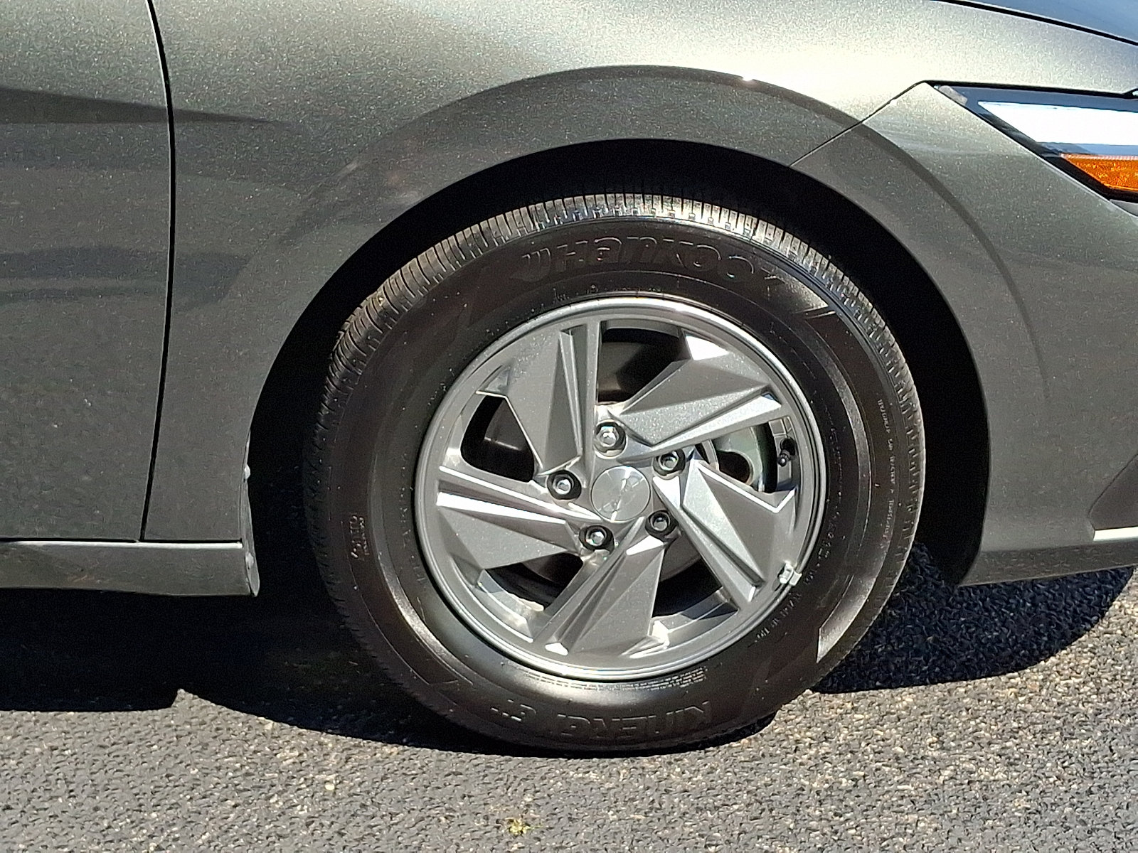 Certified 2026 Hyundai Elantra SE FWD image 8