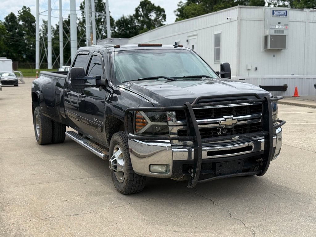 Used 2008 Chevrolet Silverado 3500 LTZ w/ EZ-Lift Tailgate Package AWD/4WD image 4