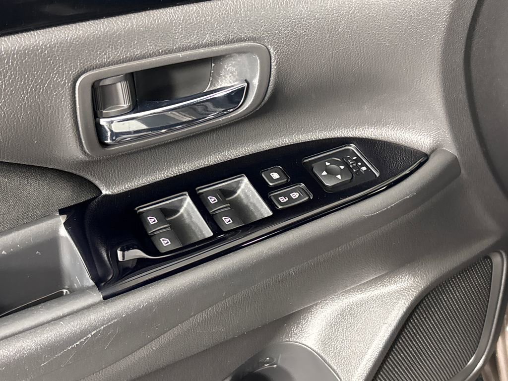 Used 2019 Mitsubishi Outlander ES image 10