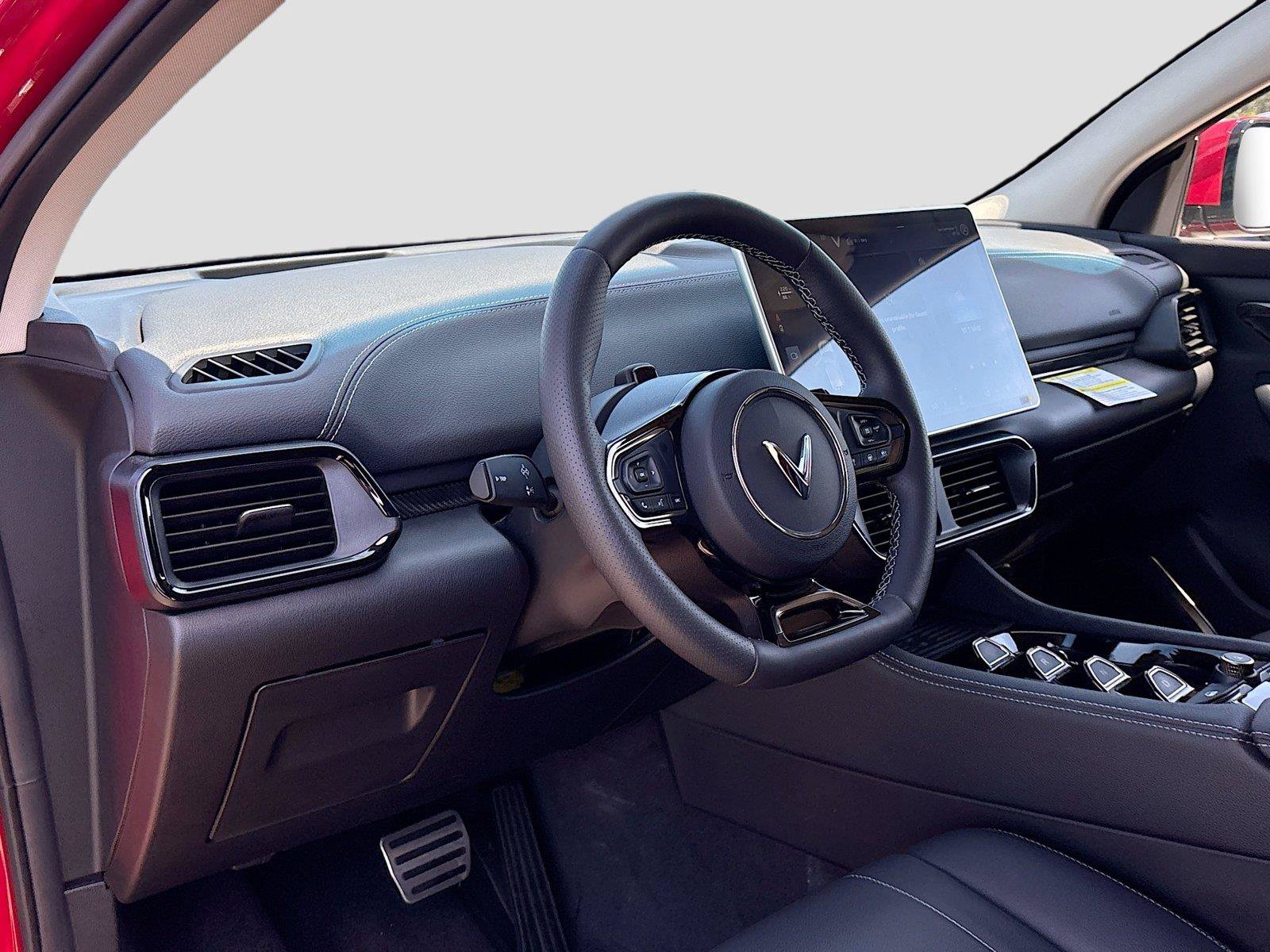 New 2025 VinFast VF 8 Eco AWD/4WD image 9