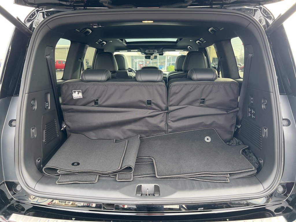 Used 2025 Nissan Armada PRO-4X w/ Pro-4X Premium Package image 23