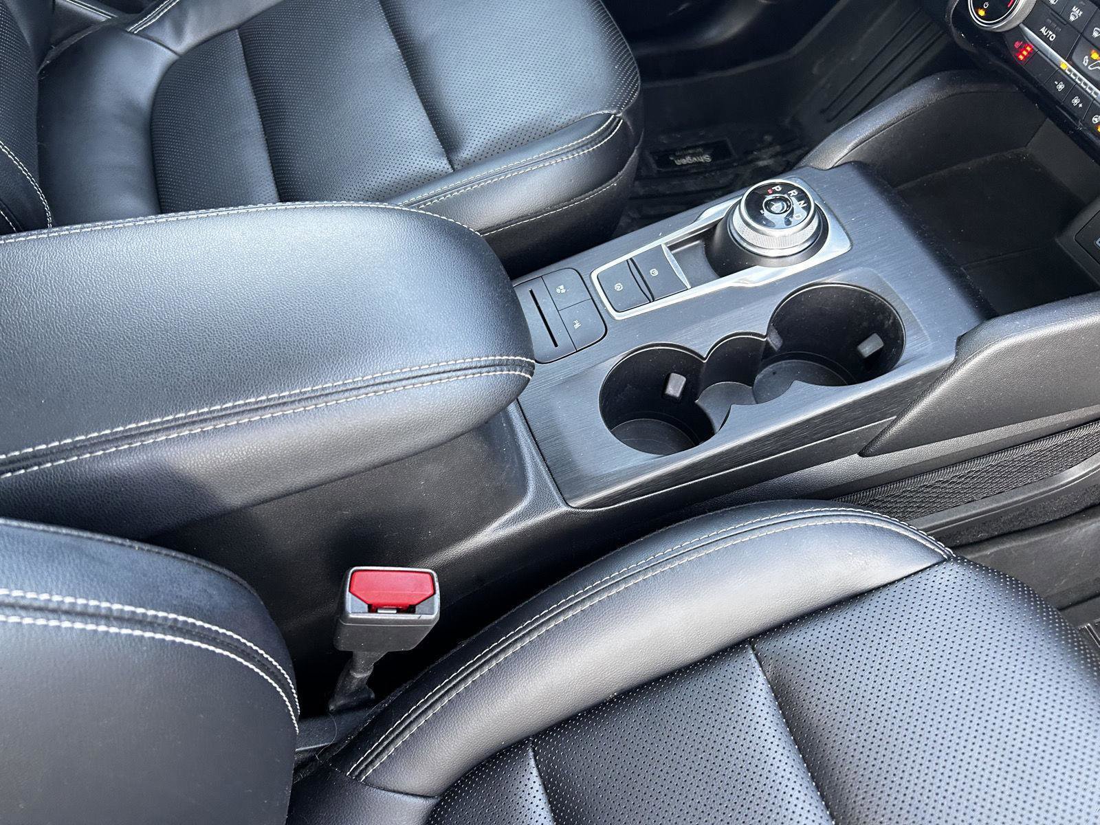 Used 2022 Ford Escape Titanium image 21