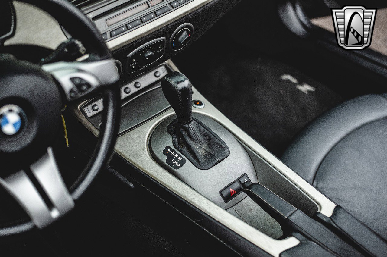 Used 2004 BMW Z4 2.5i image 26