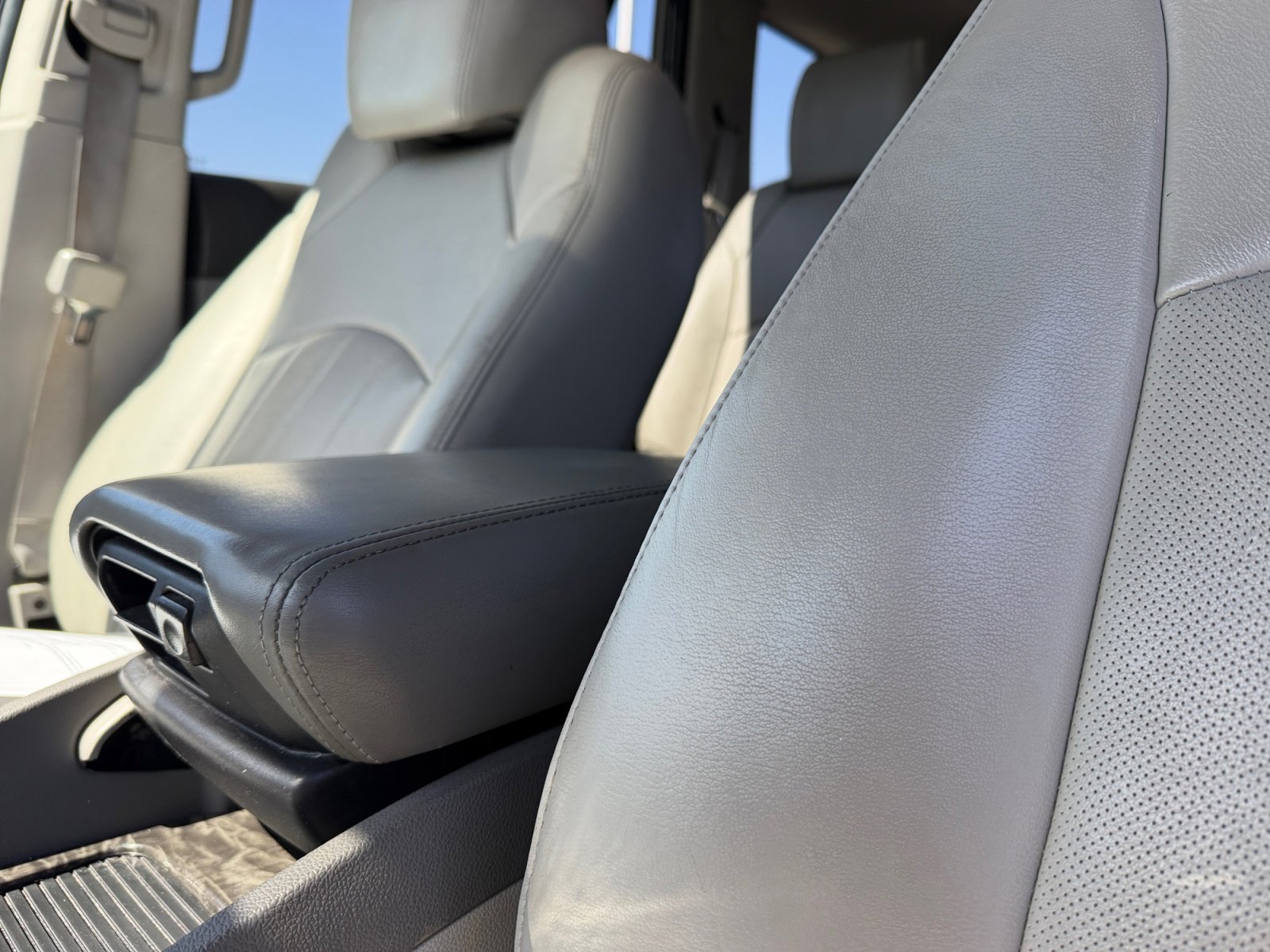 Used 2014 Buick Enclave Leather w/ LPO, Cargo Convenience Pkg FWD image 15