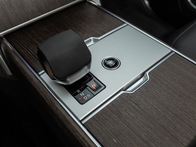 Used 2025 Land Rover Range Rover SE image 27