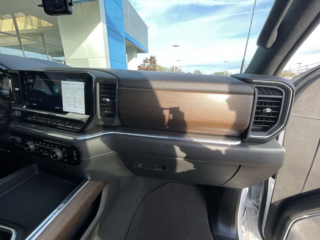 Certified 2024 Chevrolet Silverado 3500 High Country w/ High Country Premium Package image 28