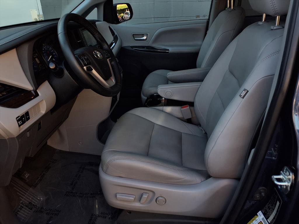 Certified 2020 Toyota Sienna XLE image 14