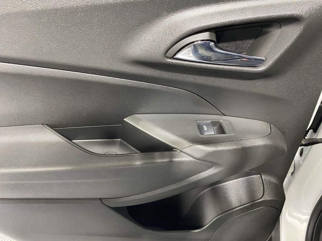 Used 2024 Chevrolet Trax ACTIV w/ Driver Confidence Package image 13