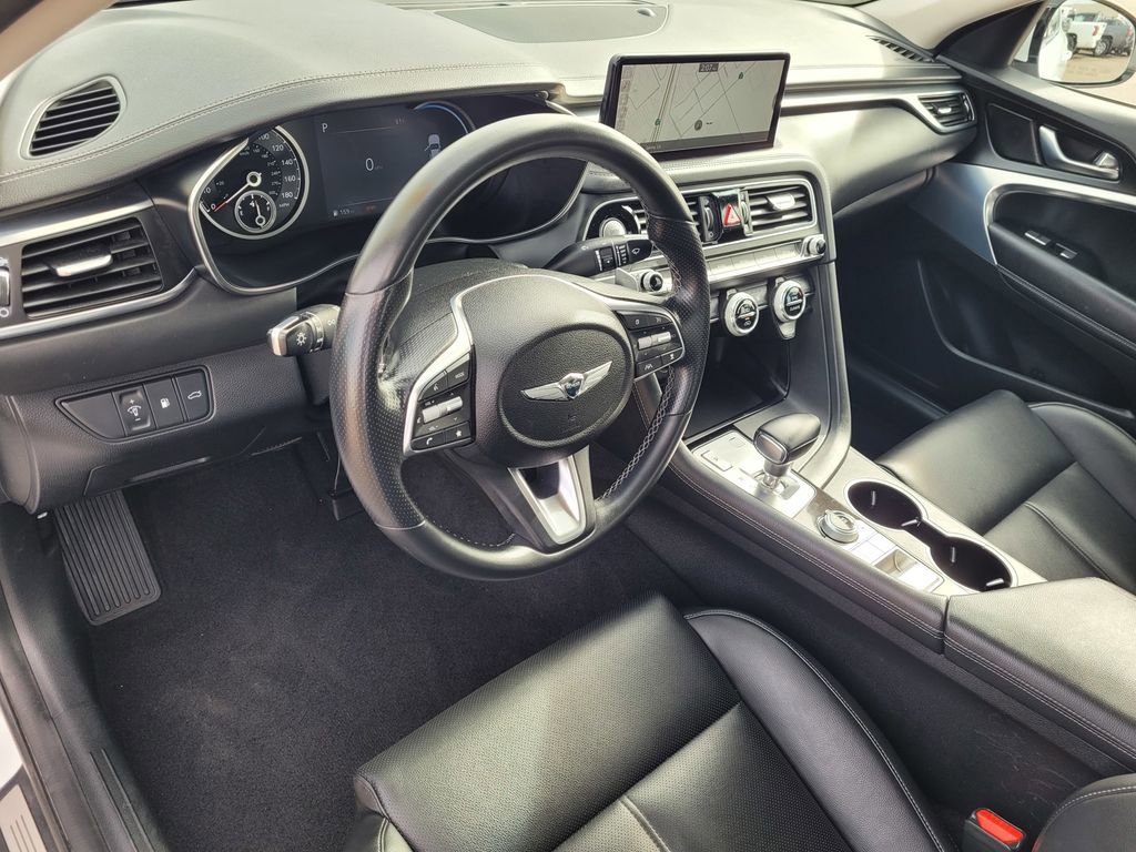 Used 2023 Genesis G70 2.0T image 7
