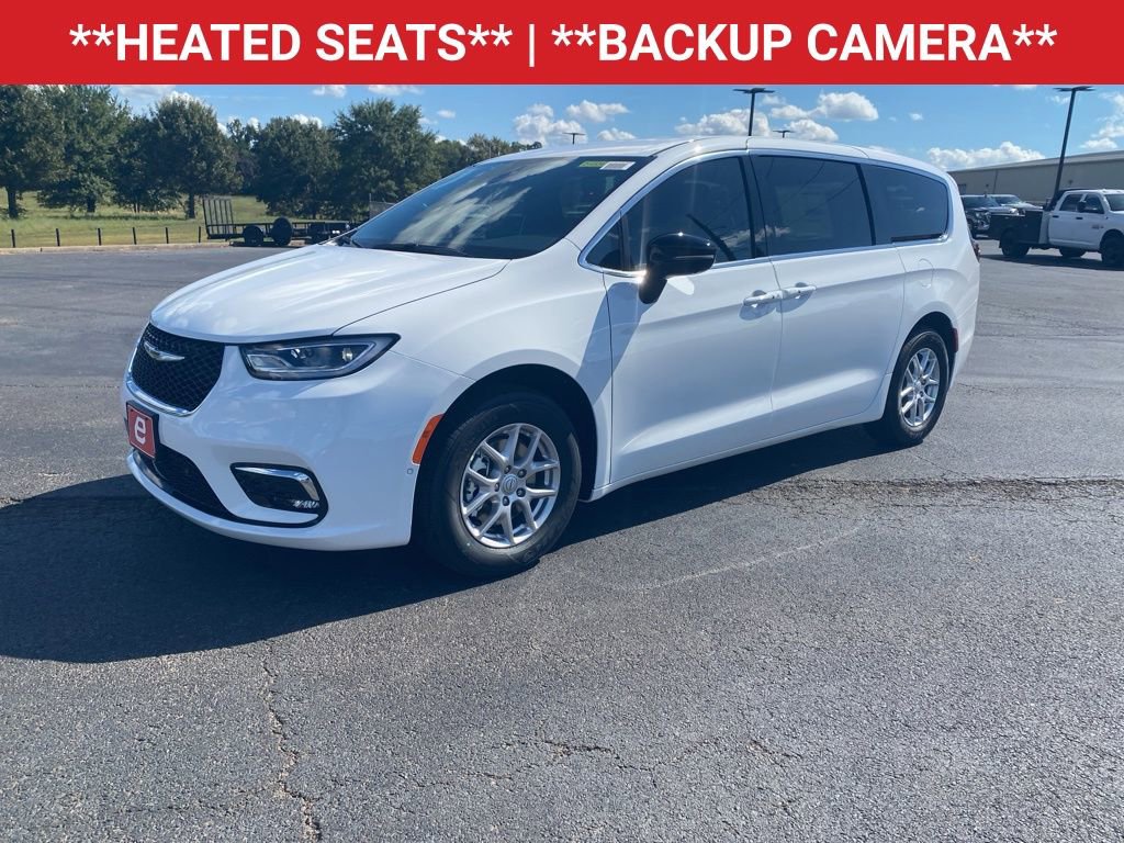 New 2026 Chrysler Pacifica Select FWD image 3