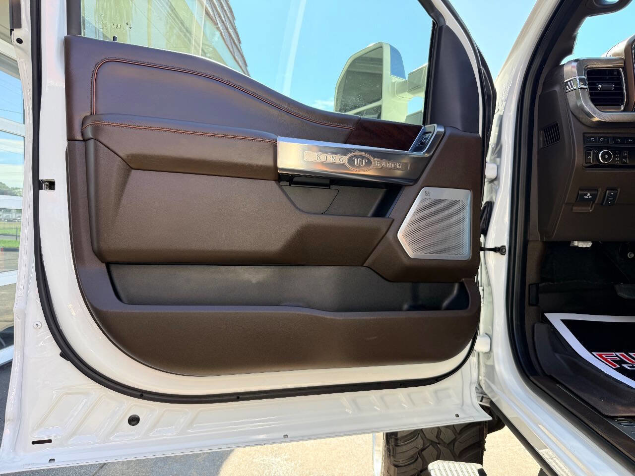 Used 2023 Ford F350 King Ranch w/ Chrome Package image 22