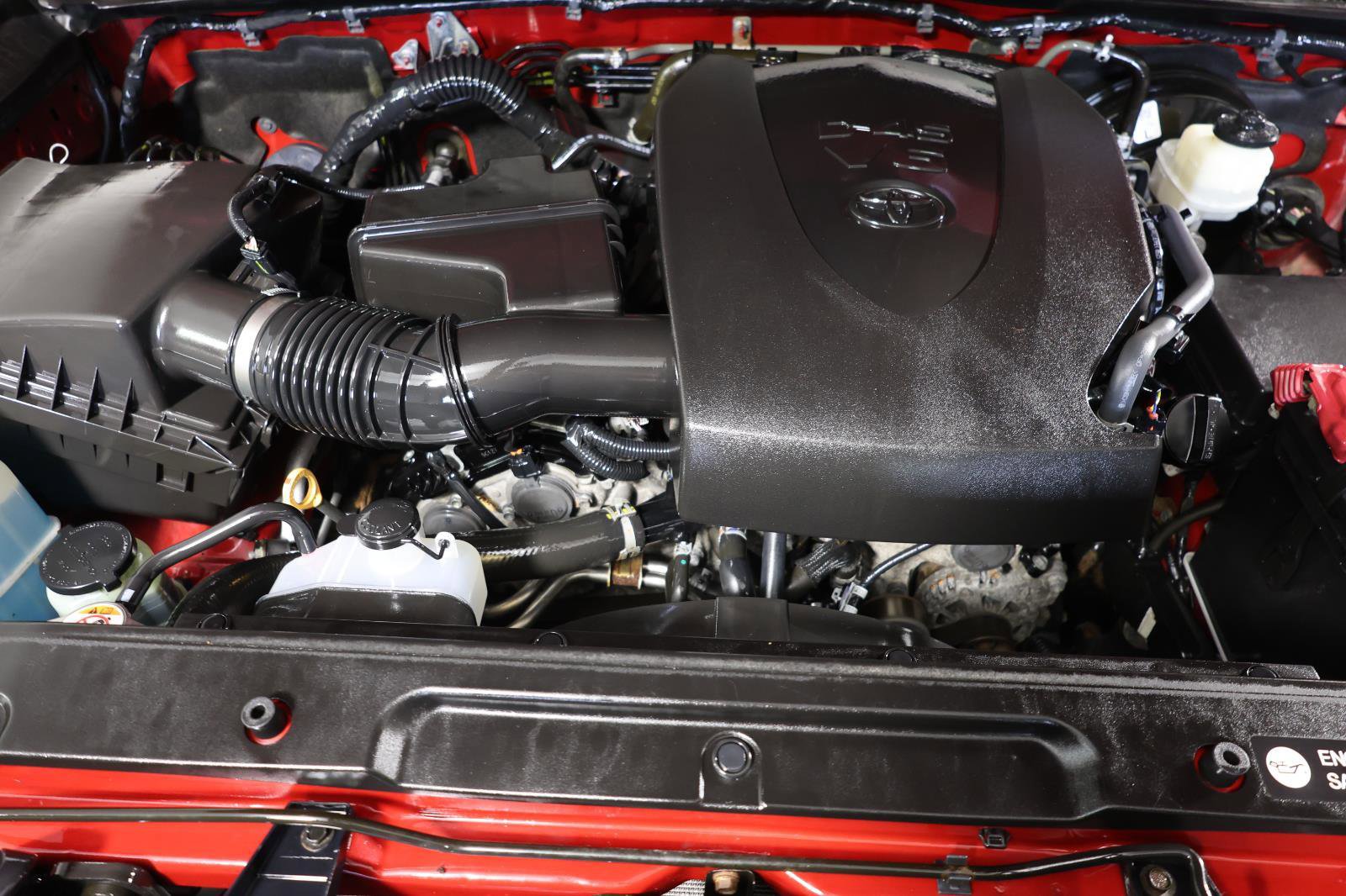 Used 2018 Toyota Tacoma SR5 AWD/4WD image 27