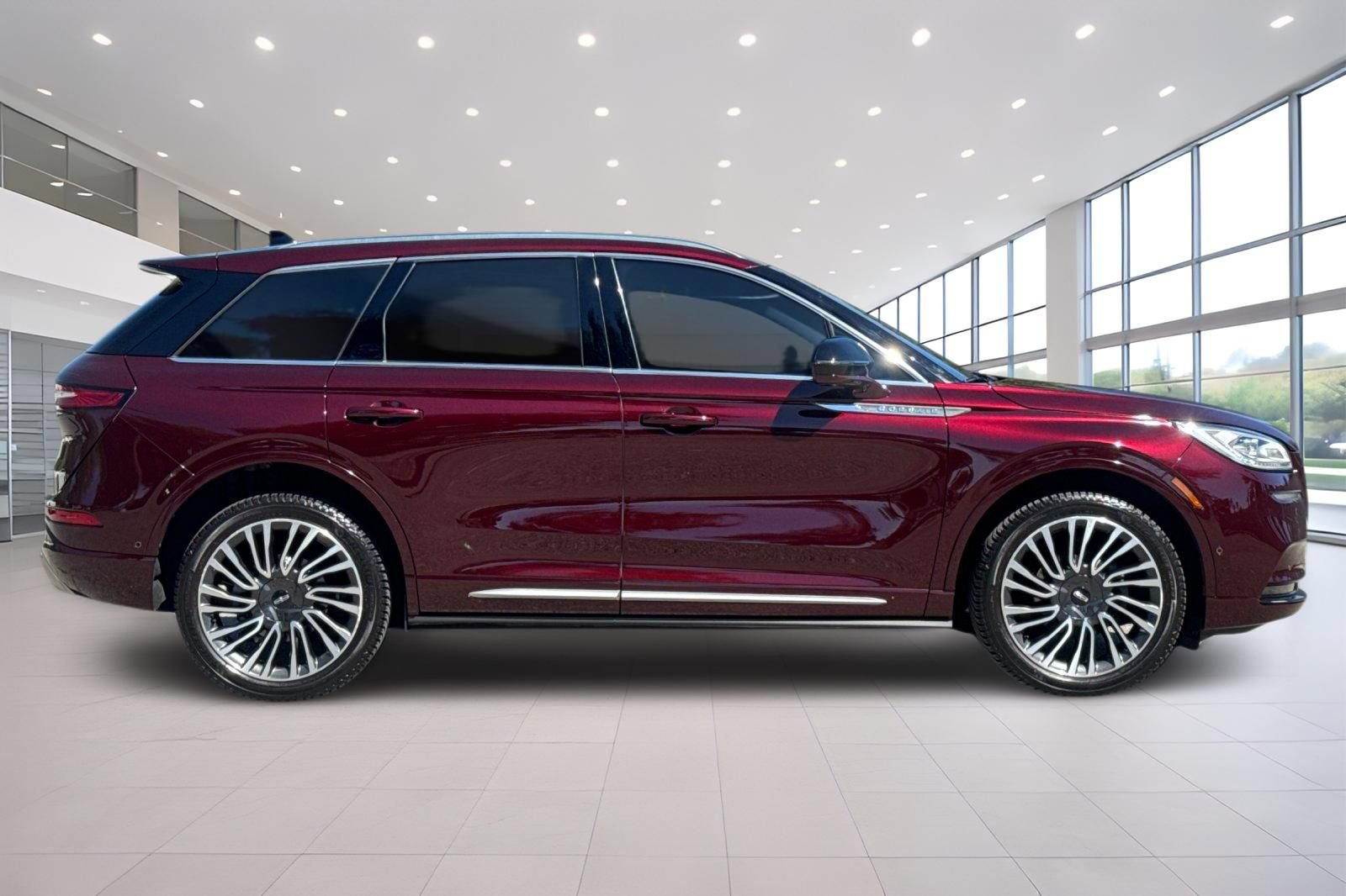Used 2021 Lincoln Corsair Reserve AWD/4WD image 3