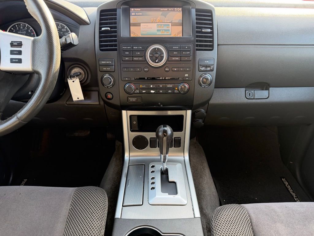 Used 2011 Nissan Pathfinder SV image 39