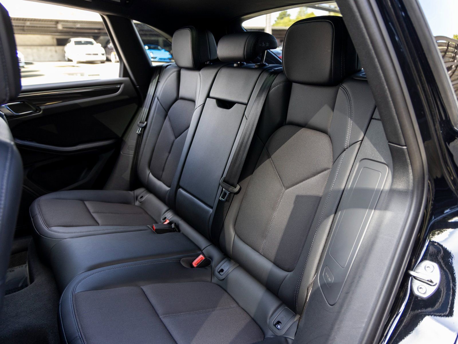 Certified 2025 Porsche Macan image 45