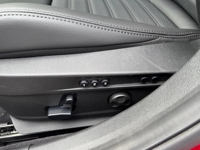 New 2026 Alfa Romeo Giulia AWD w/ Driving Assist Package image 21