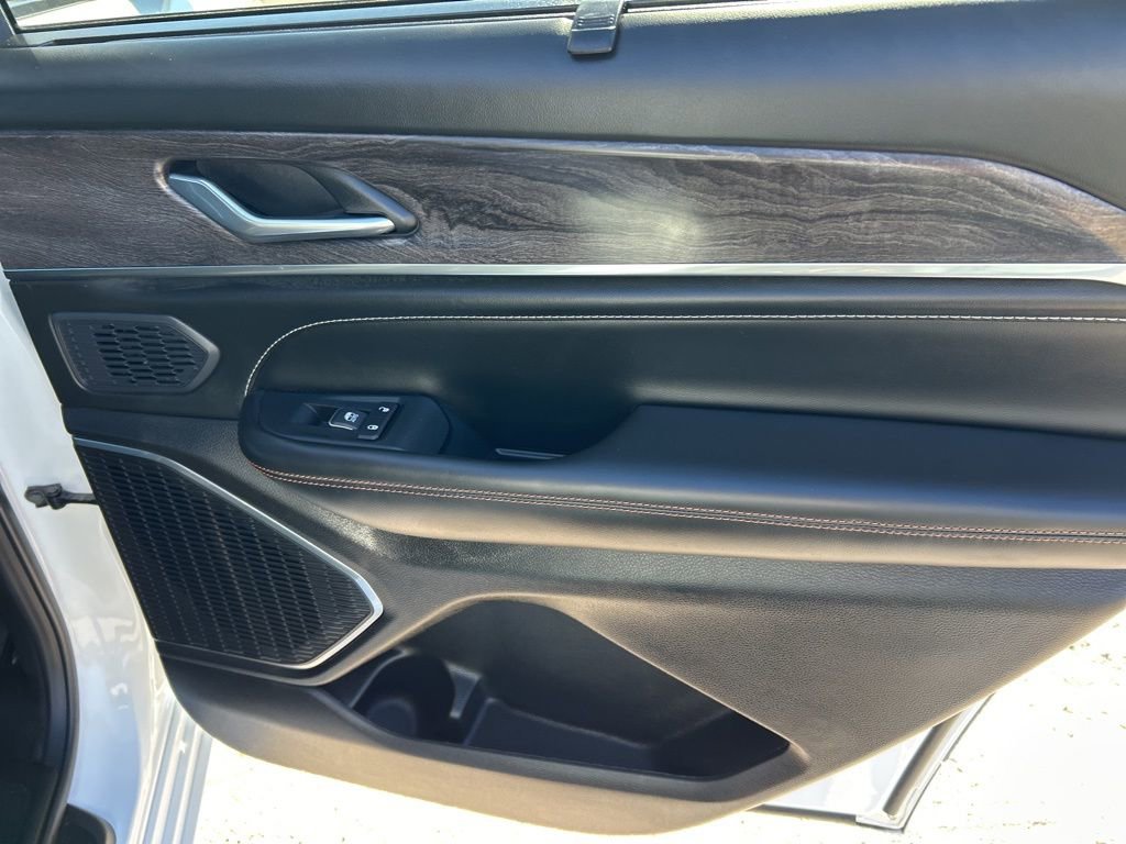 Used 2025 Jeep Grand Cherokee L Overland w/ Luxury Tech Group IV image 22