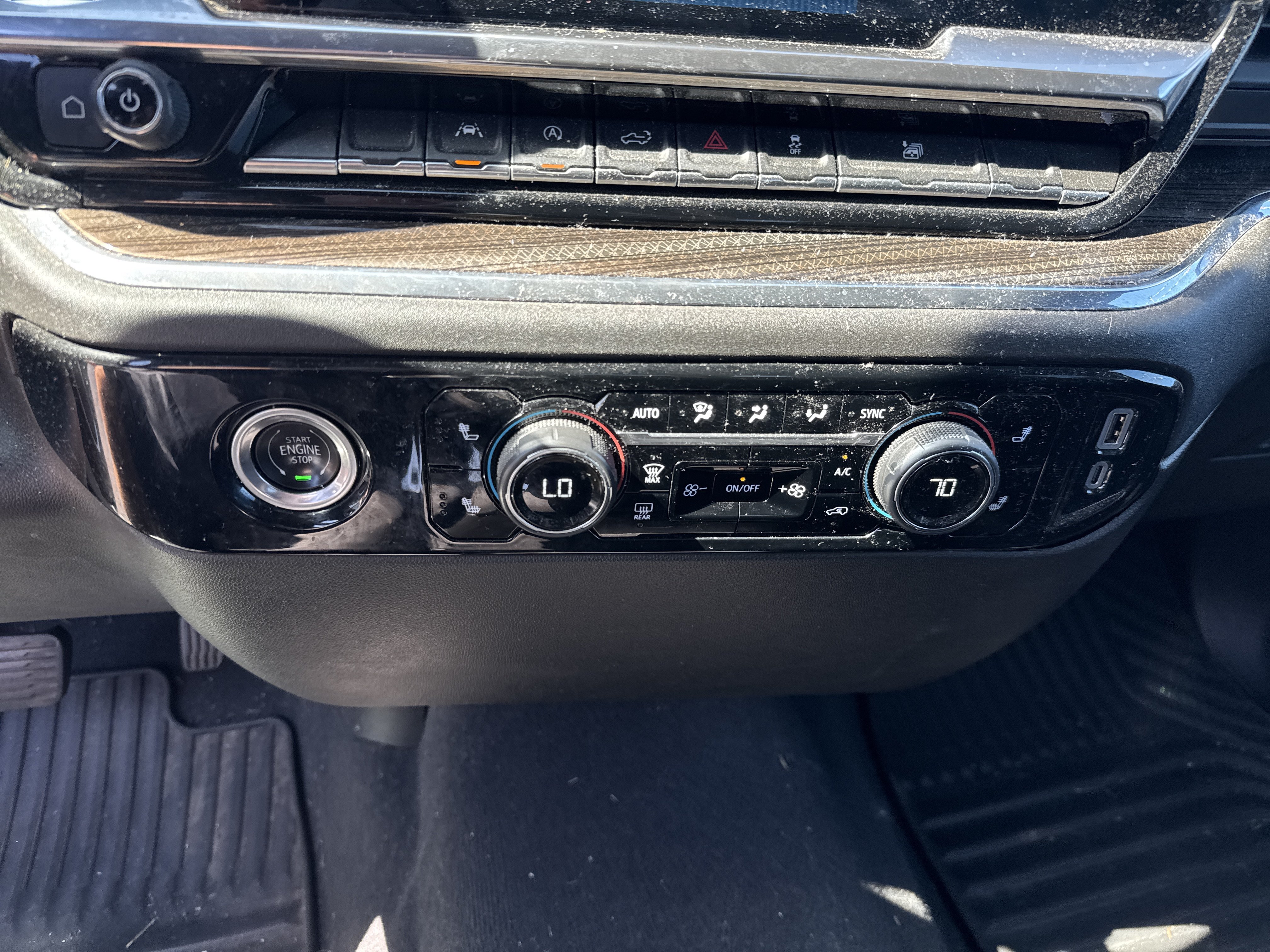 Used 2023 Chevrolet Silverado 1500 LT AWD/4WD image 25