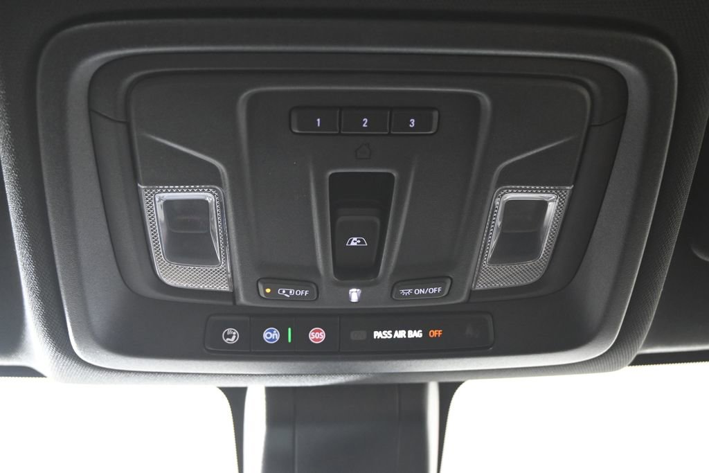 Used 2022 Chevrolet Silverado 1500 High Country w/ Technology Package image 36