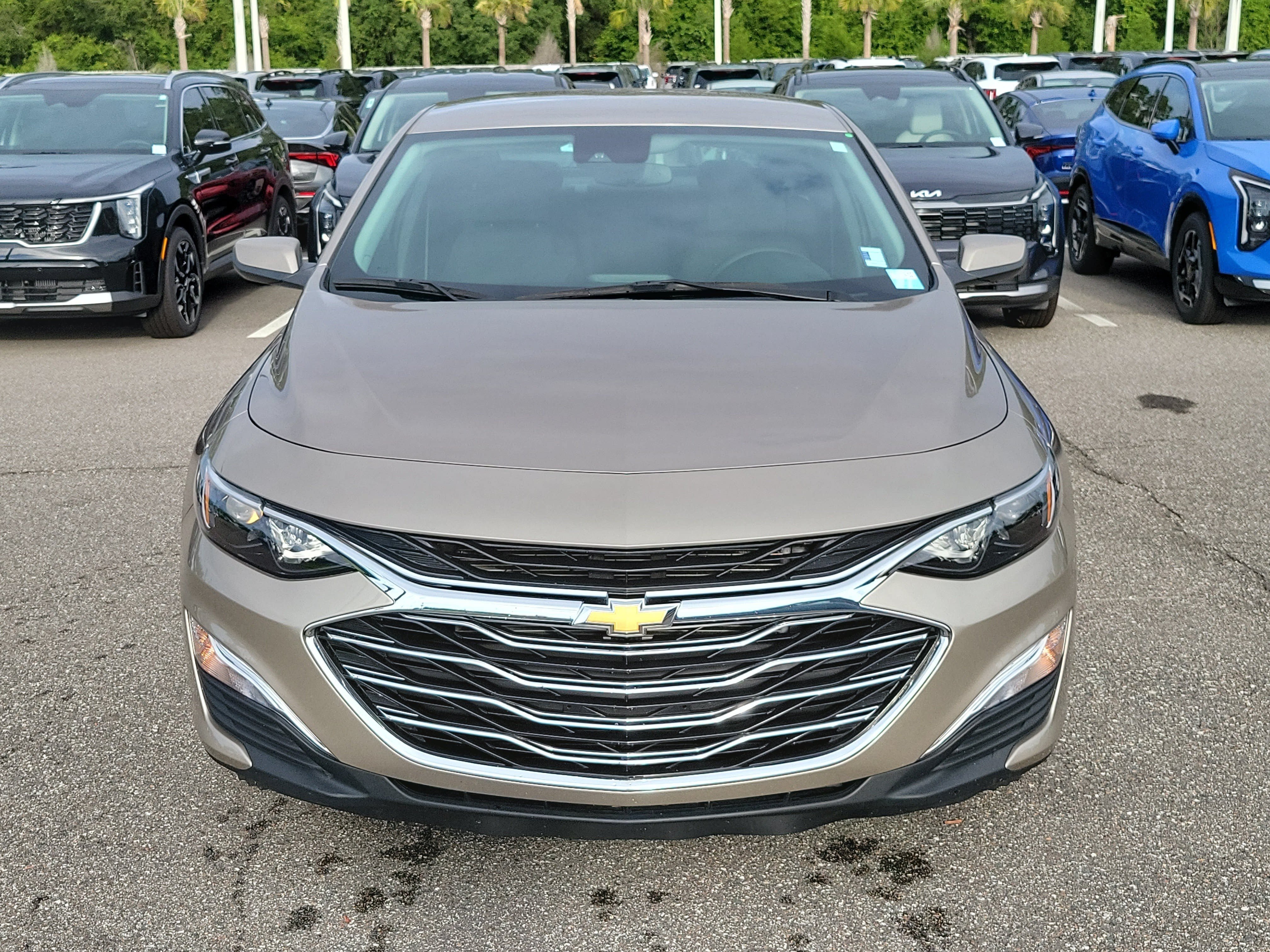 Used 2024 Chevrolet Malibu LS FWD image 2