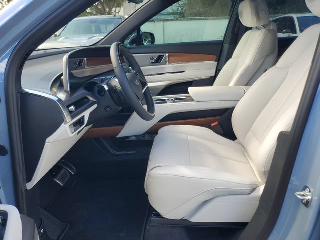 New 2027 Cadillac Vistiq Luxury AWD/4WD image 7