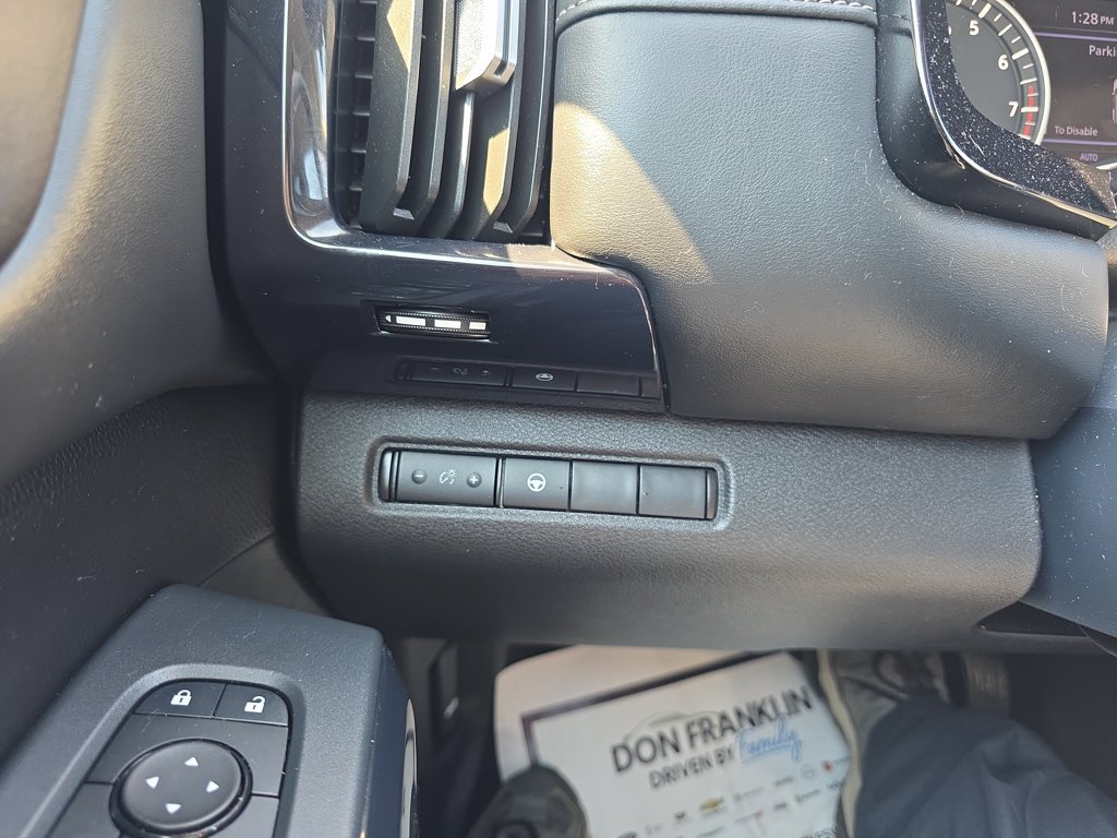 Used 2024 Nissan Pathfinder SV AWD/4WD image 22
