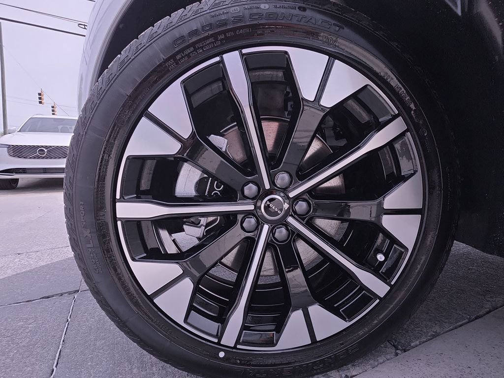 New 2026 Volvo XC60 B5 Plus w/ Protection Package Premier image 35