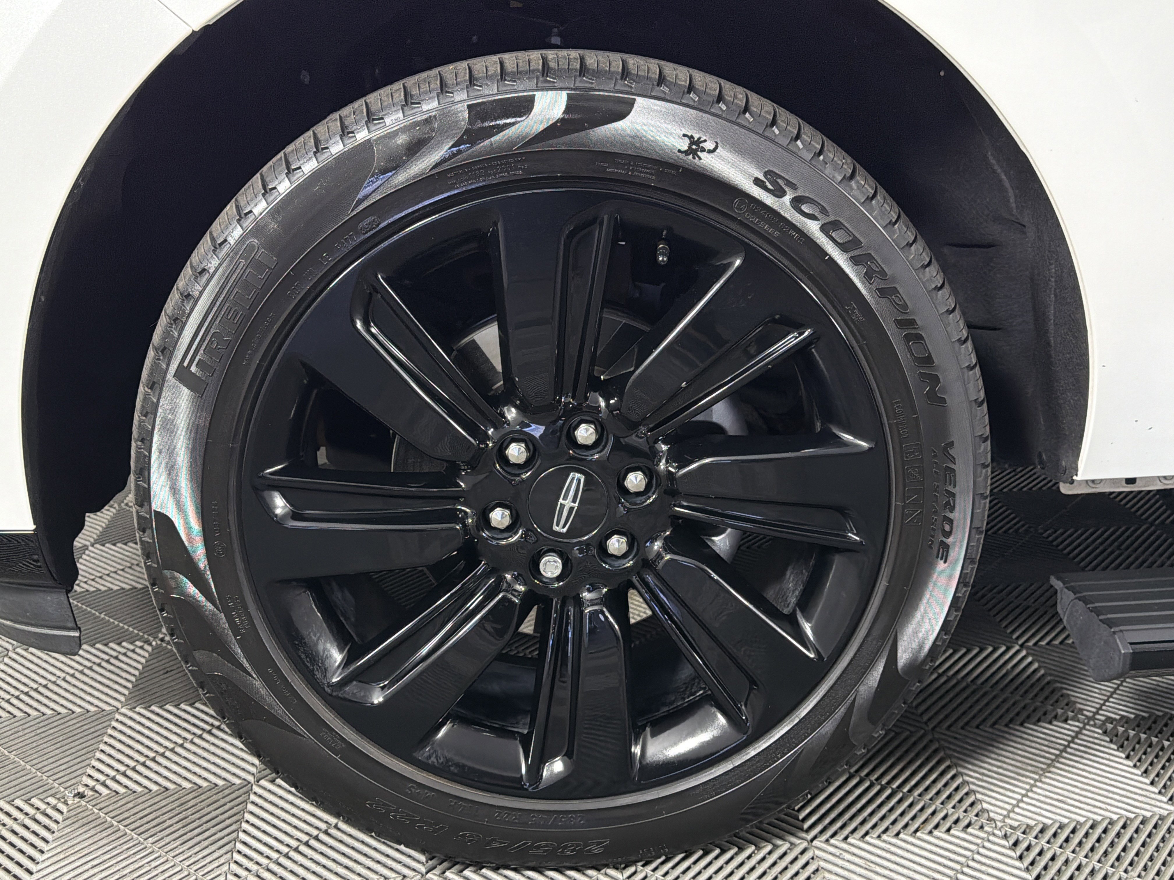 Used 2024 Lincoln Navigator Reserve image 6