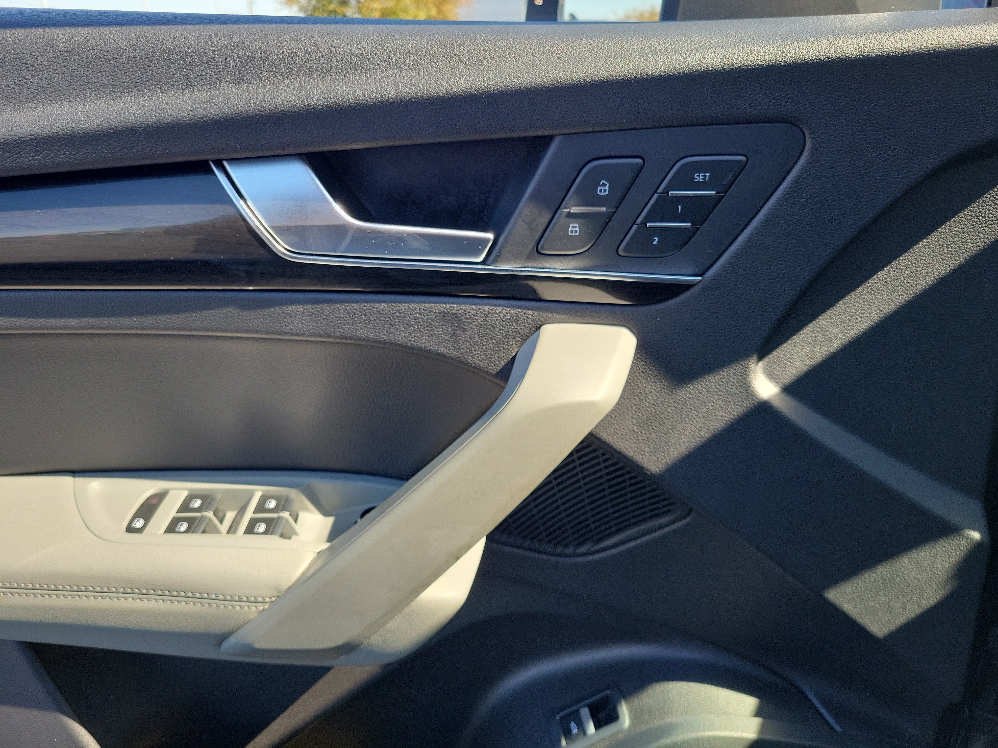 Used 2018 Audi Q5 Prestige w/ Prestige Package AWD/4WD image 17