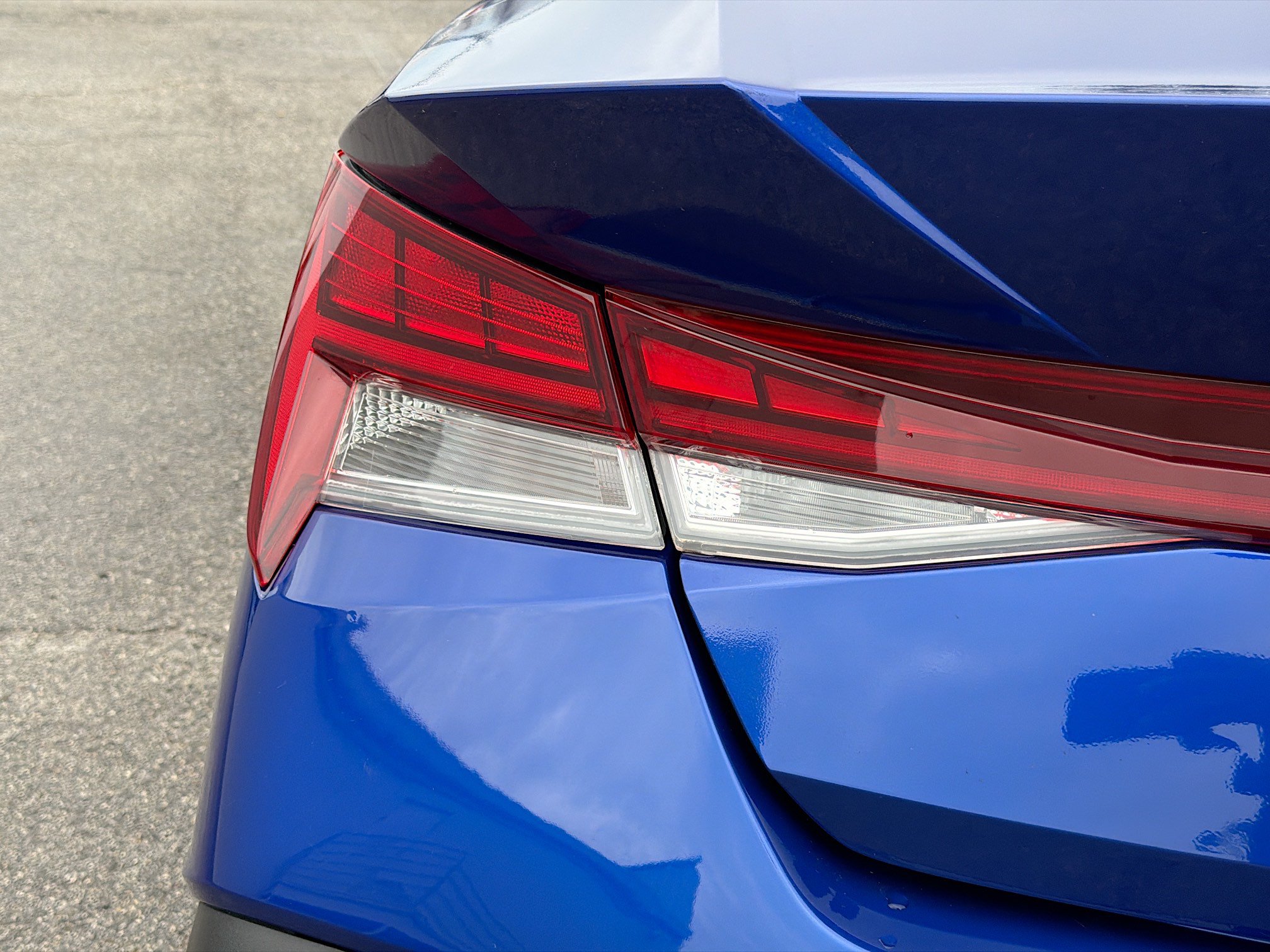 Used 2025 Hyundai Elantra Limited FWD image 10