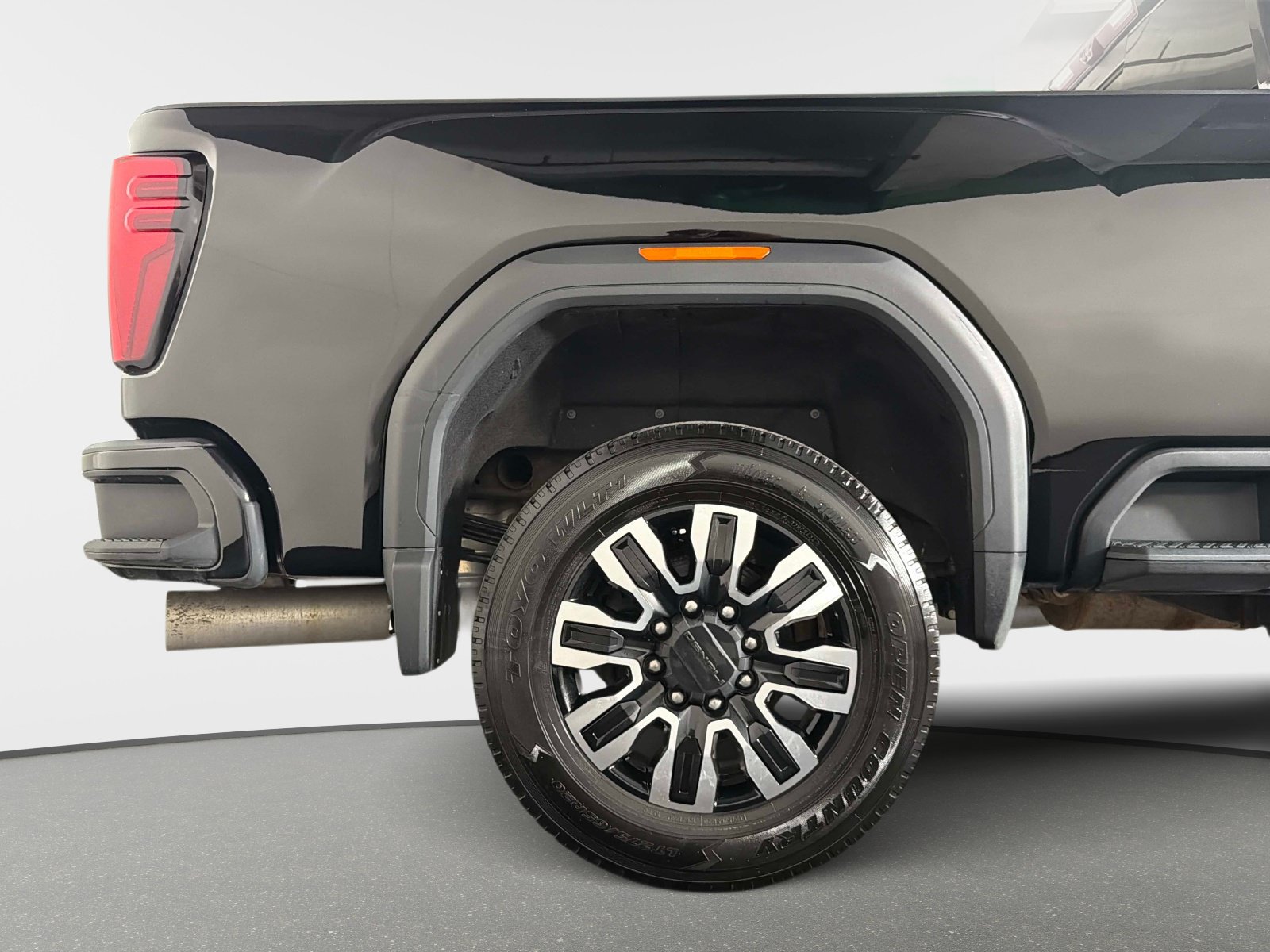 Used 2025 GMC Sierra 2500 Denali Ultimate AWD/4WD image 17