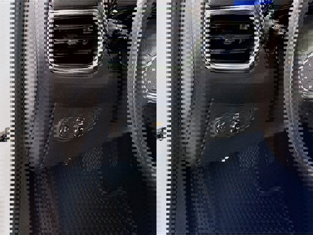 Used 2019 Chevrolet Equinox LT image 4