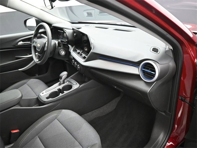 Used 2025 Chevrolet Trax LS image 10