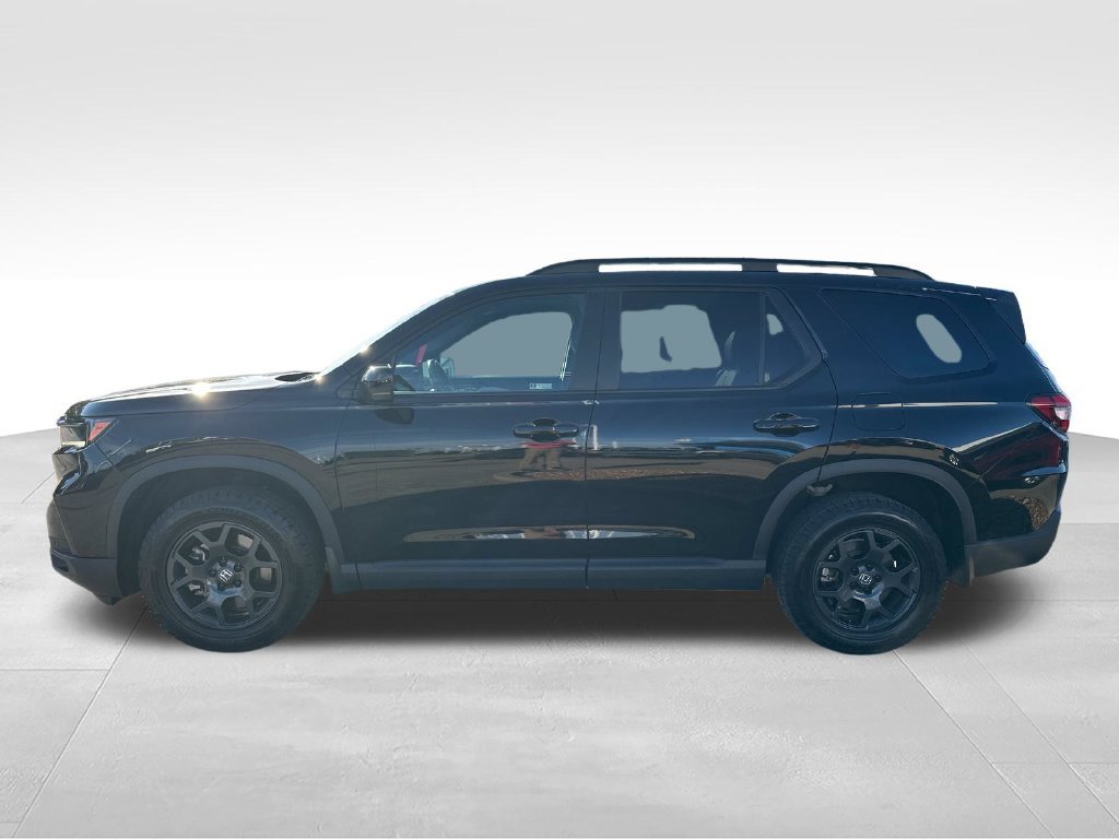 Used 2024 Honda Pilot TrailSport image 2