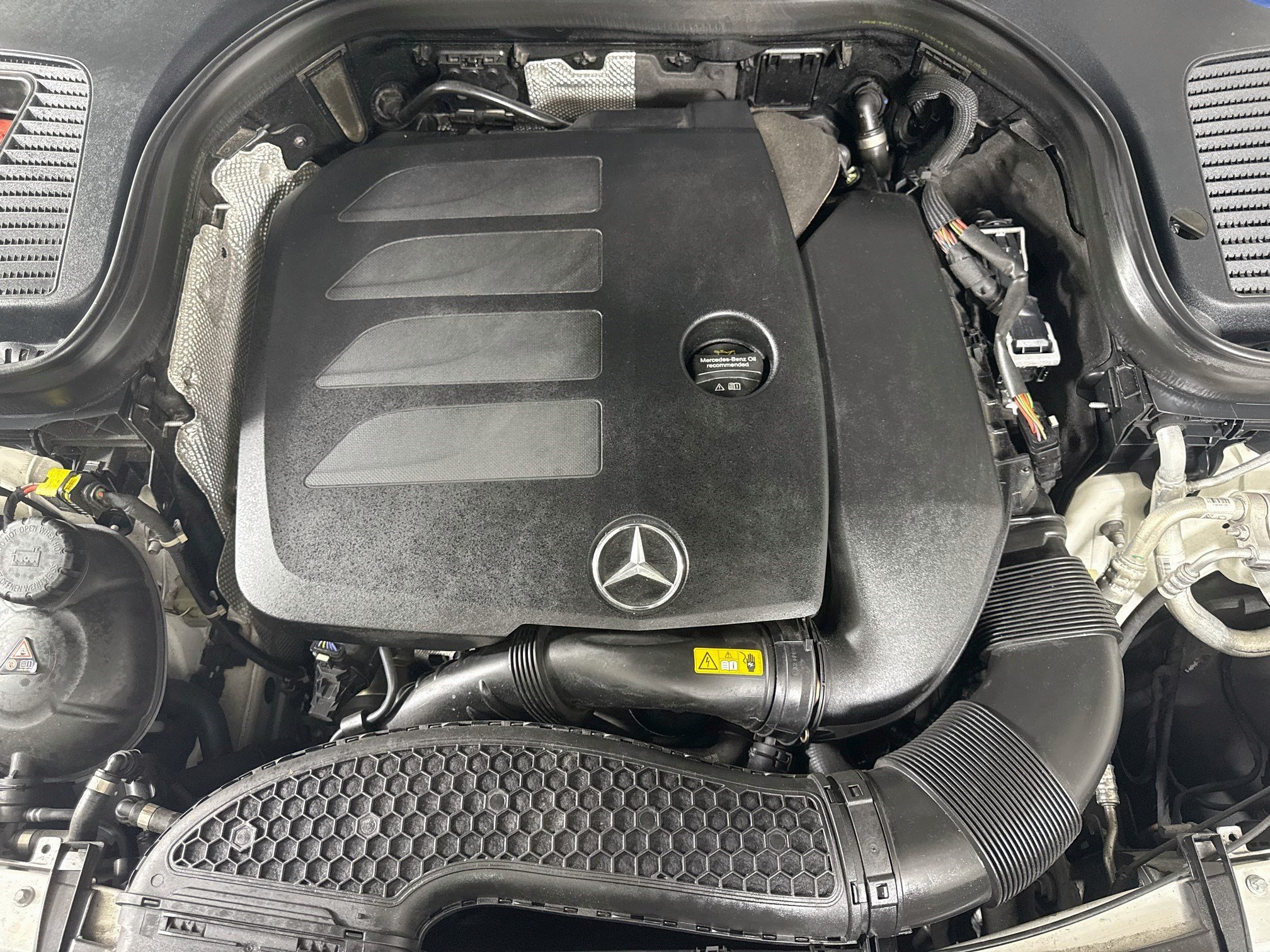 Used 2021 Mercedes-Benz GLC 300 image 39