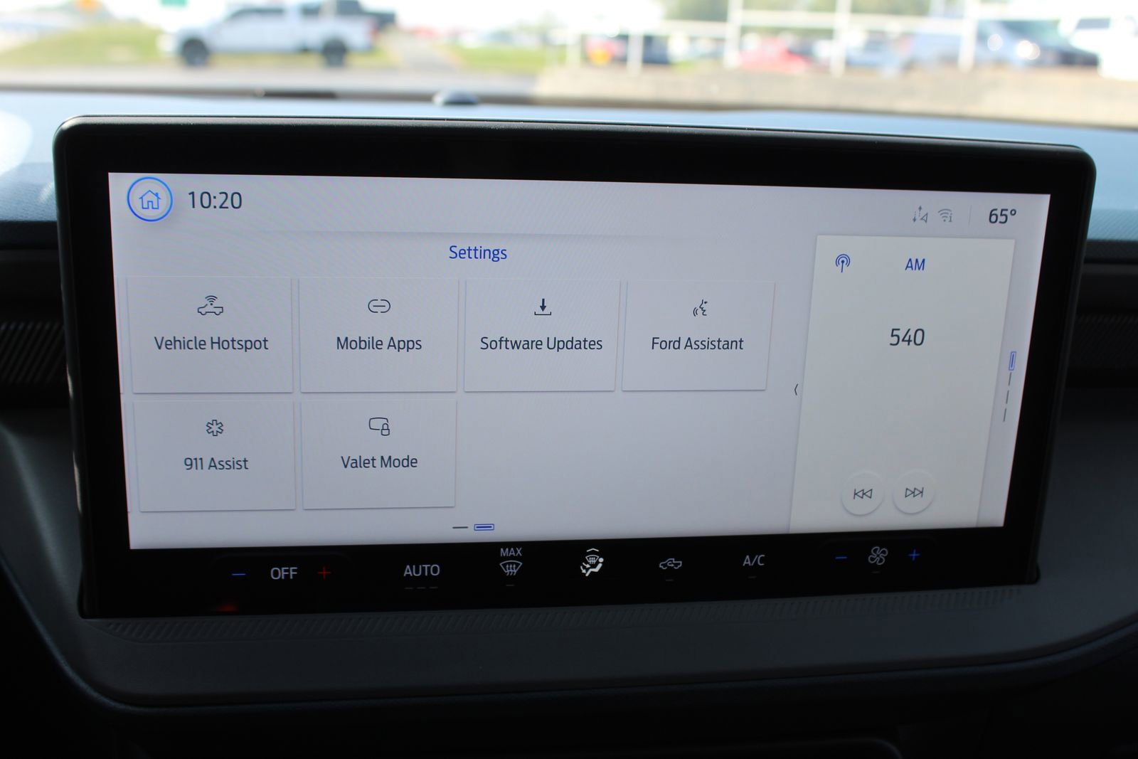 New 2025 Ford Maverick XL image 30