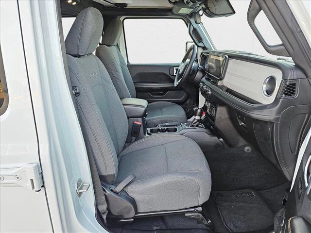 Used 2024 Jeep Wrangler Sahara image 21