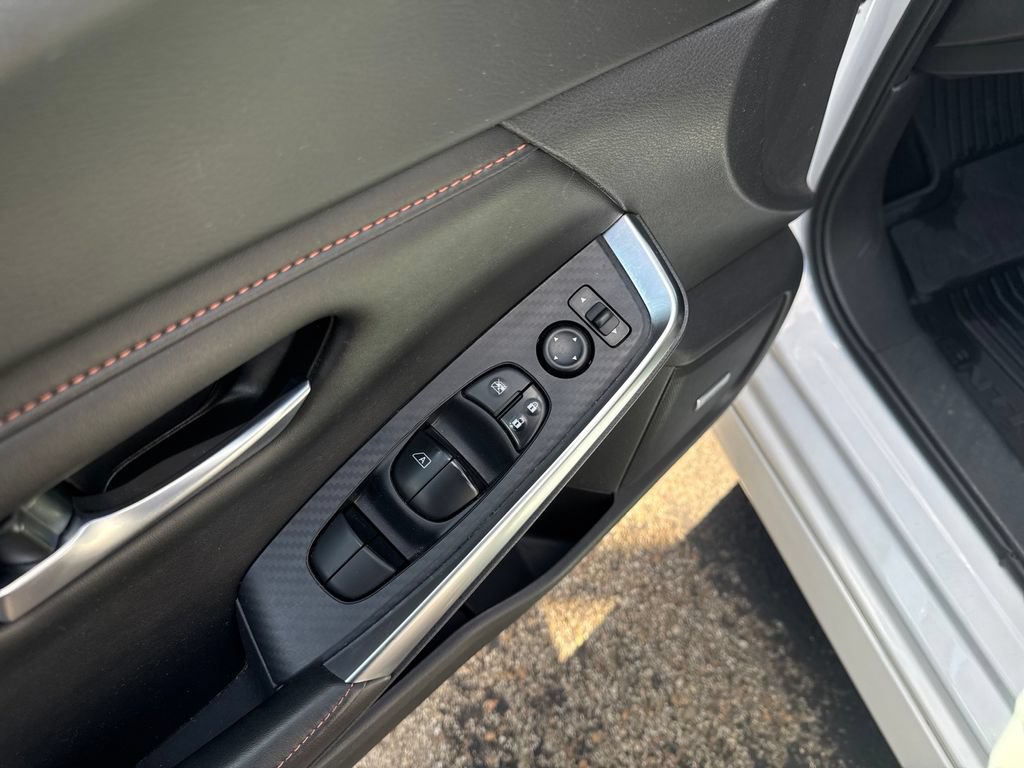 Used 2023 Nissan Sentra SR w/ SR Premium Package FWD image 12