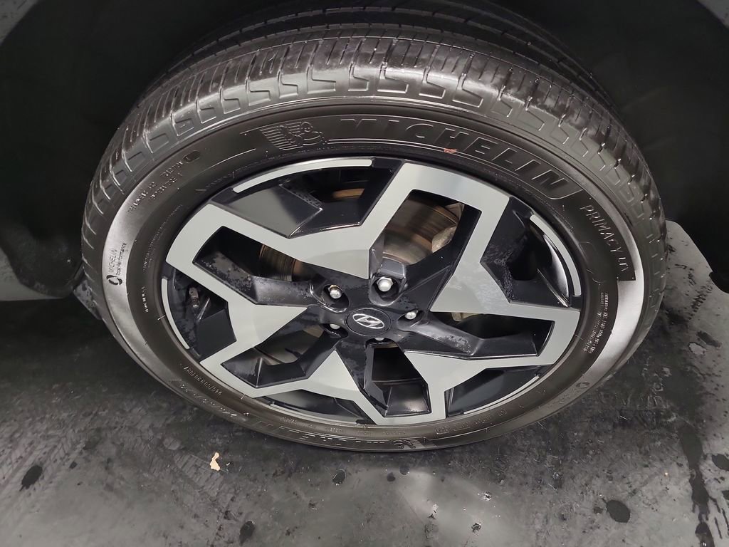 Used 2022 Hyundai Santa Cruz Limited image 11