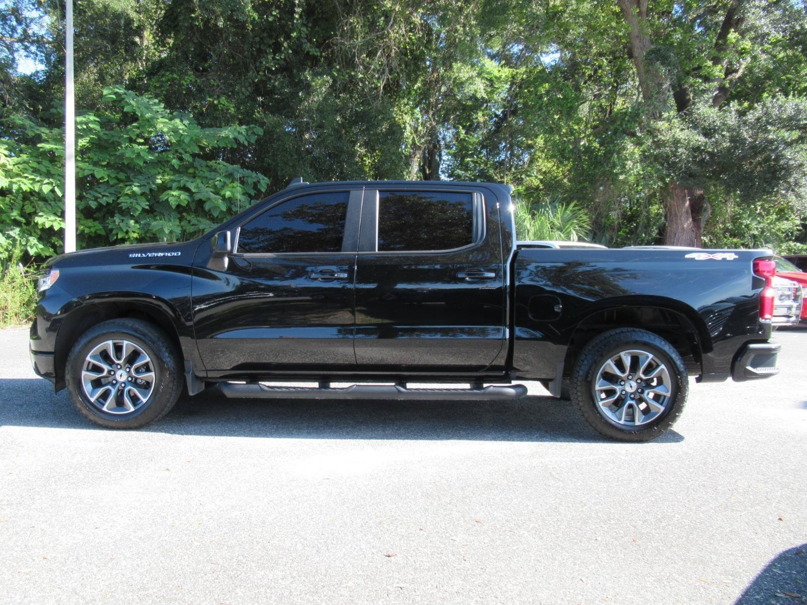 Used 2023 Chevrolet Silverado 1500 RST AWD/4WD image 4