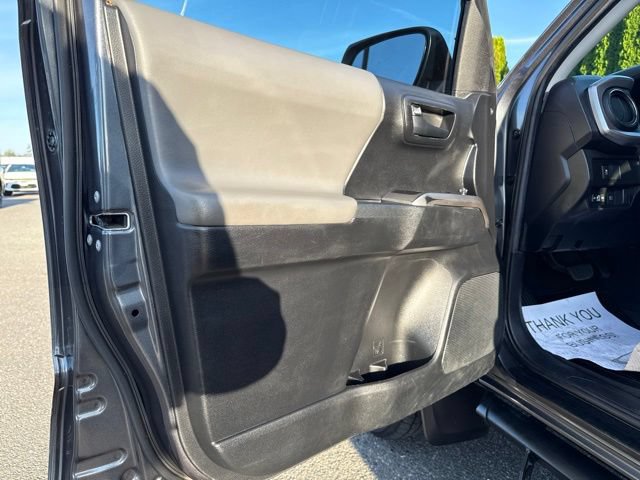Used 2021 Toyota Tacoma SR5 AWD/4WD image 24