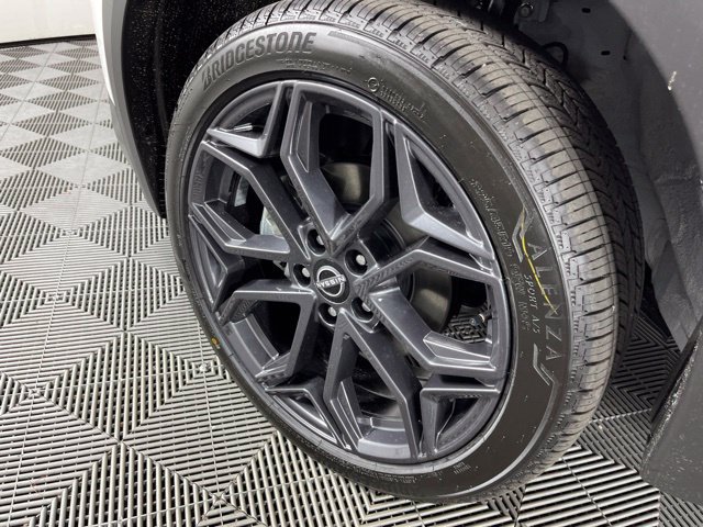 New 2026 Nissan Kicks SR w/ SR Premium Package FWD image 13