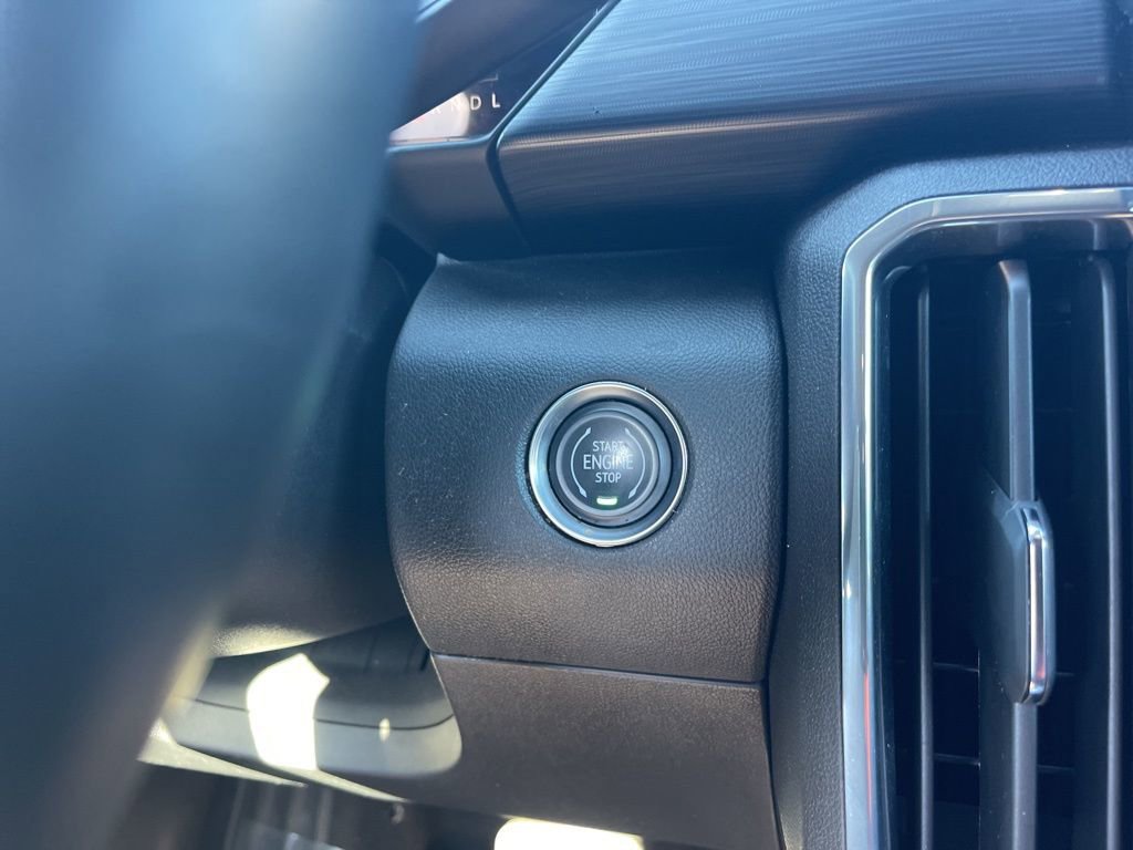 Used 2025 GMC Acadia Elevation FWD image 18