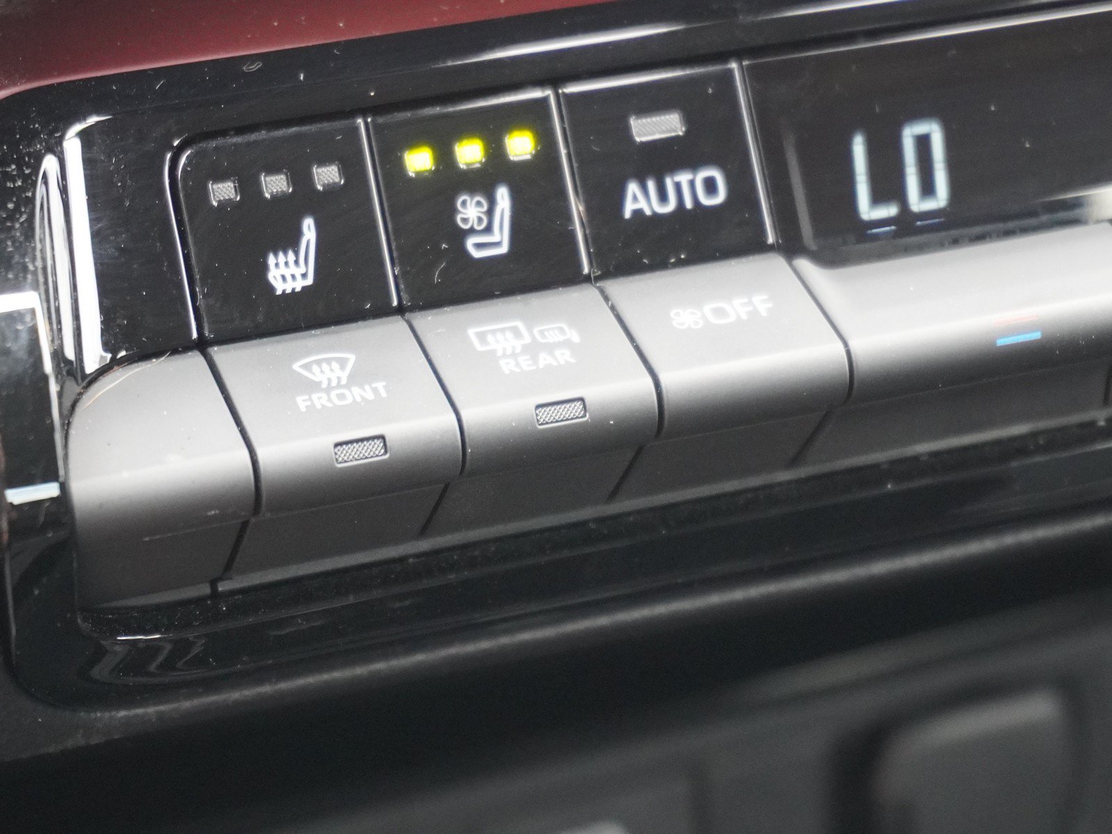 Used 2024 Toyota Prius Prime Premium w/ Advanced Technology Package FWD image 28