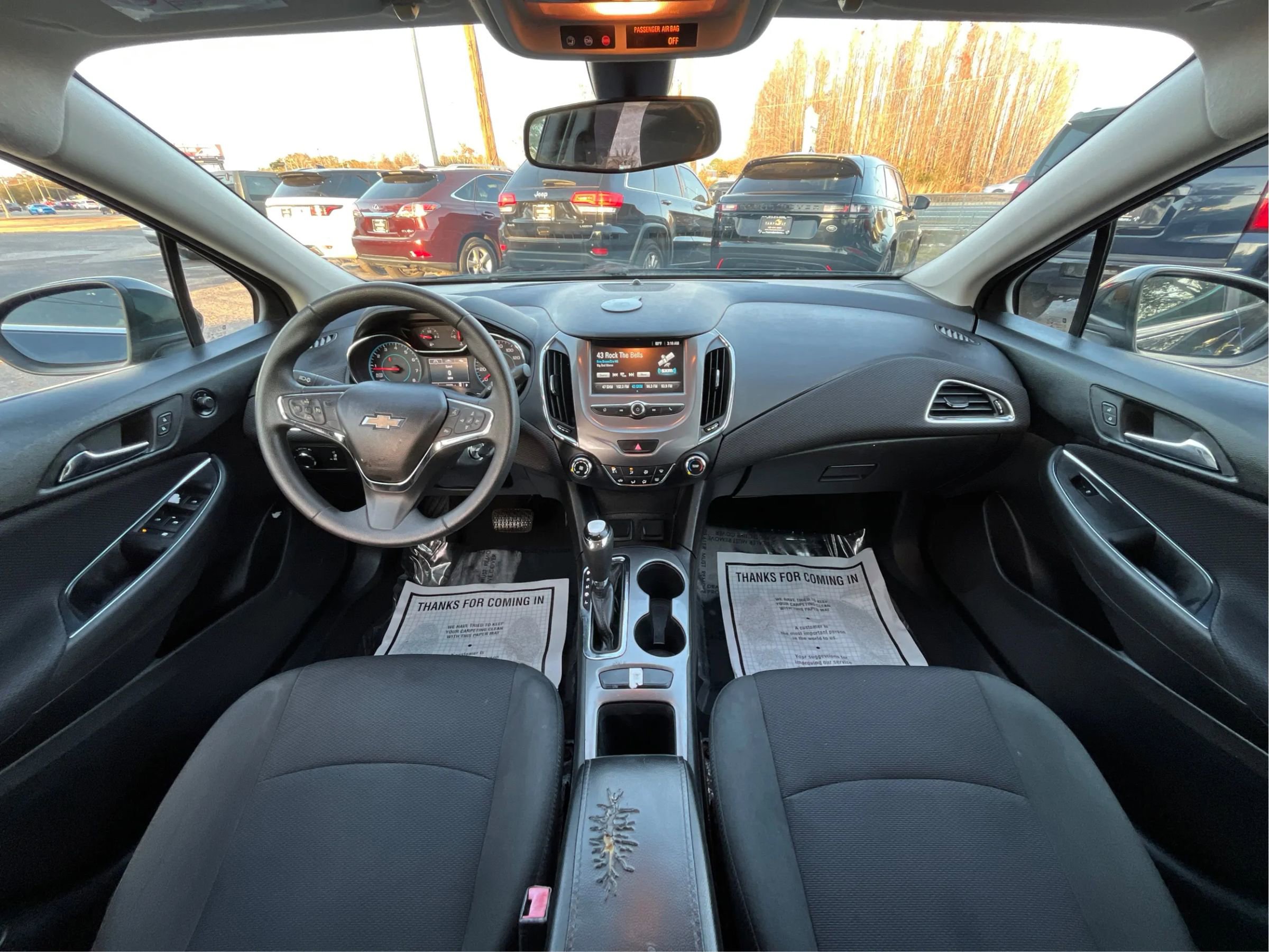 Used 2017 Chevrolet Cruze LT image 28