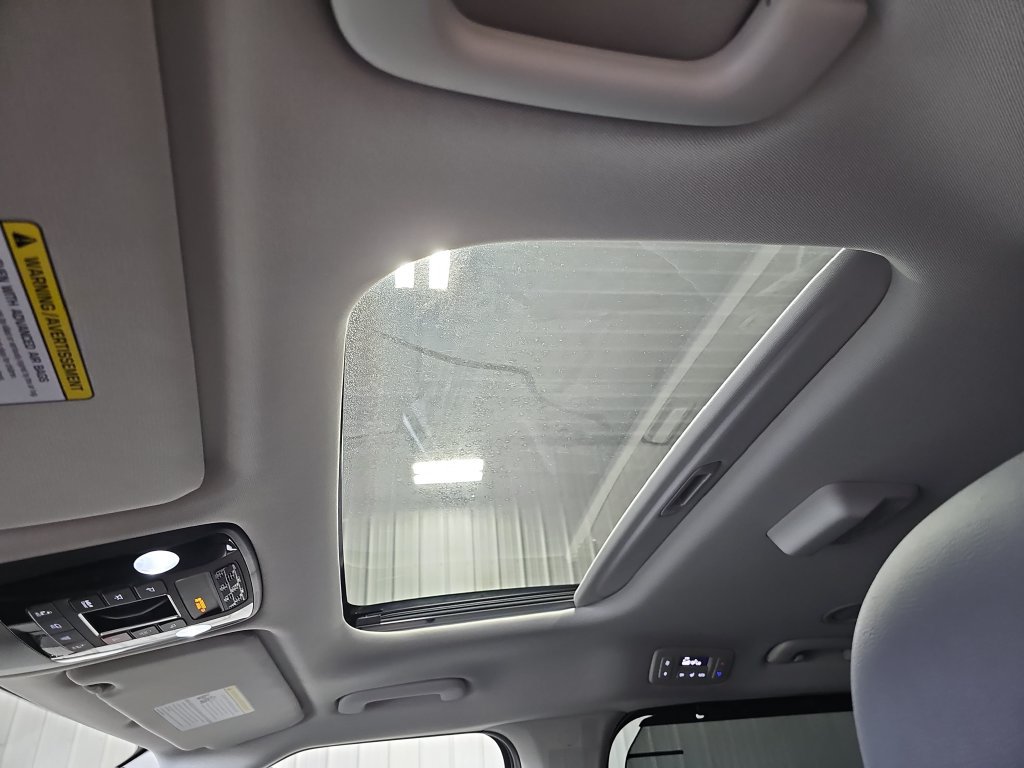 Used 2026 Kia Carnival SX Prestige FWD image 31
