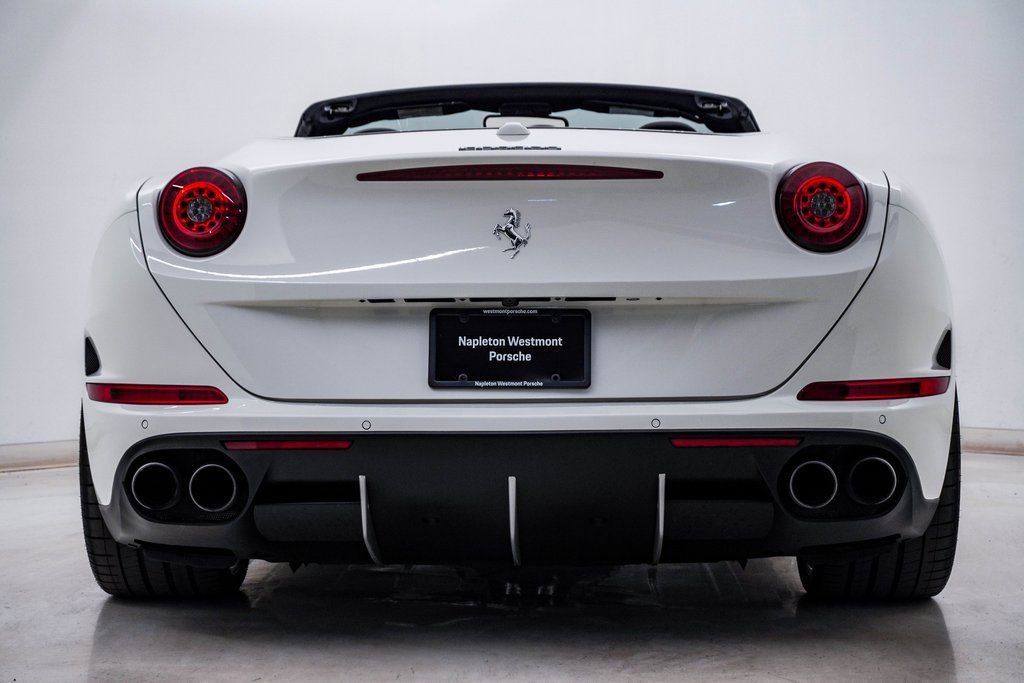 Used 2015 Ferrari California T image 10