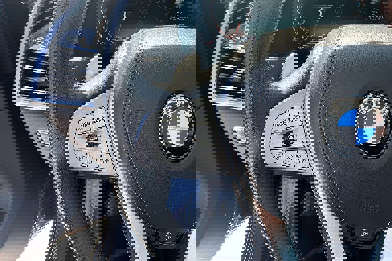 Used 2022 BMW X7 xDrive40i w/ Premium Package AWD/4WD image 24