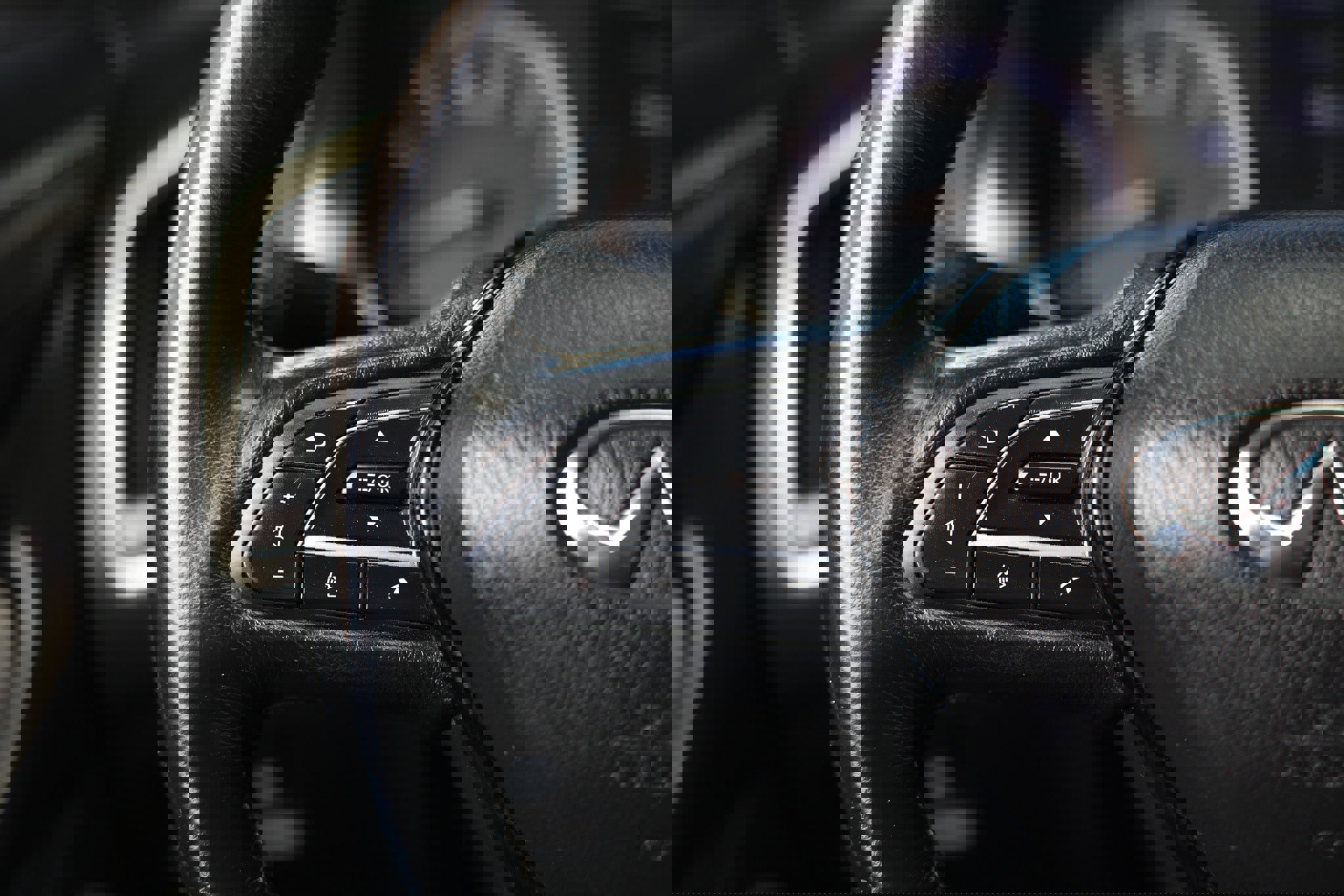 Used 2018 INFINITI Q60 3.0t Luxe w/ Cargo Package image 33