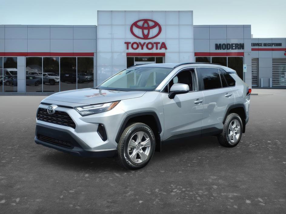 Used 2025 Toyota RAV4 XLE image 1